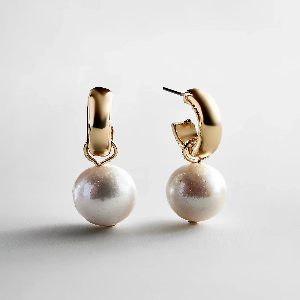Karla Gold Pearl Earrings - Gold/Pearl