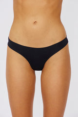 UNDERCOVER Style Helpers Seamless High Cut Thong Black 3 Pack